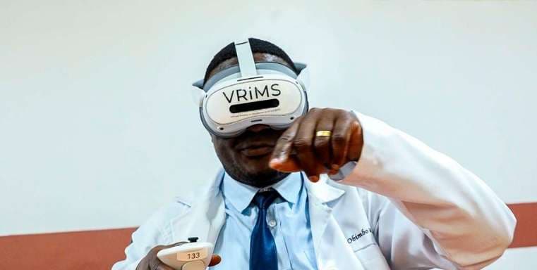 Au Kenya, la VR entraîne les soignants aux urgences obstétricales